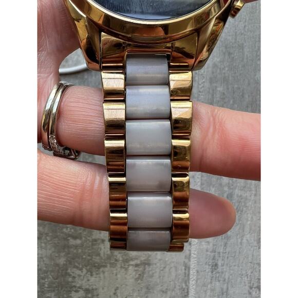 Michael Kors Generation 5 Bradshaw Rose Gold-Tone and Acetate Smartwatch Watch - Picture 7 of 10